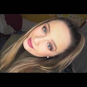 Meet your Posher, Caitie